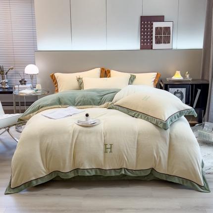 91家纺网 家纺一手货源 找家纺 眠屿 2022新款H款拼色牛奶绒四件套 浅绿