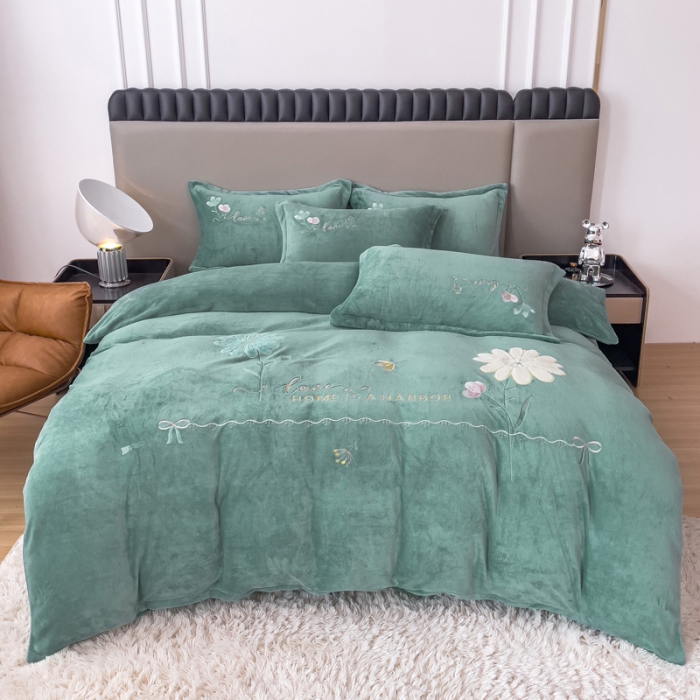 91家纺网 家纺一手货源 找家纺 金米诺 直播供货纯色牛奶绒绣花四件套小清新床裙式 初遇 初遇-淡雅青