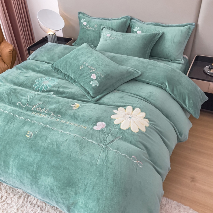 91家纺网 家纺一手货源 找家纺 金米诺 直播供货纯色牛奶绒绣花四件套小清新床裙式 初遇 初遇-淡雅青