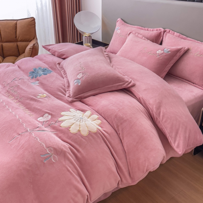 91家纺网 家纺一手货源 找家纺 金米诺 直播供货纯色牛奶绒绣花四件套小清新床裙式 初遇 初遇-豆沙