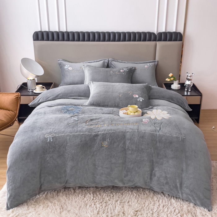 91家纺网 家纺一手货源 找家纺 金米诺 直播供货纯色牛奶绒绣花四件套小清新床裙式 初遇 初遇-灰色