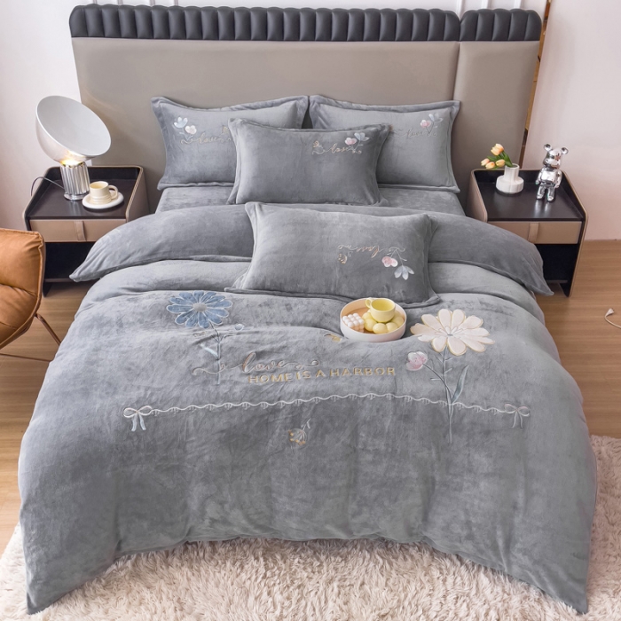 91家纺网 家纺一手货源 找家纺 金米诺 直播供货纯色牛奶绒绣花四件套小清新床裙式 初遇 初遇-灰色