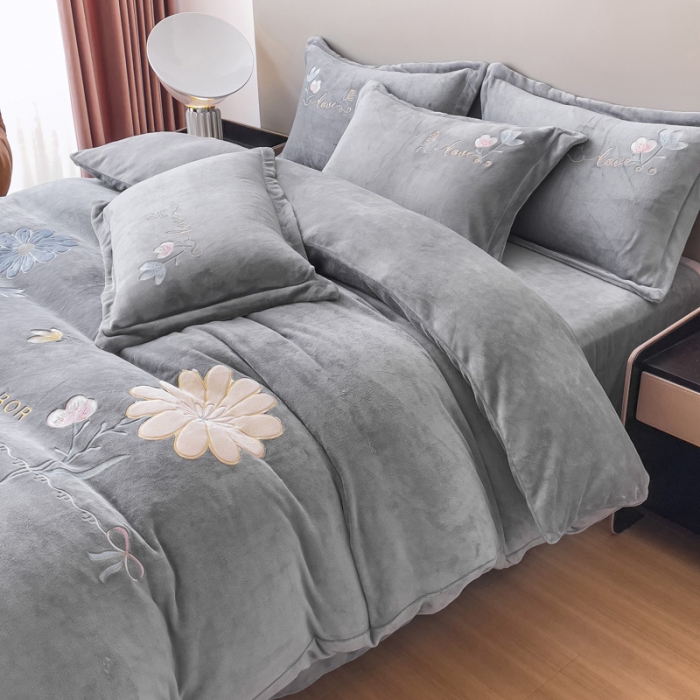 91家纺网 家纺一手货源 找家纺 金米诺 直播供货纯色牛奶绒绣花四件套小清新床裙式 初遇 初遇-灰色