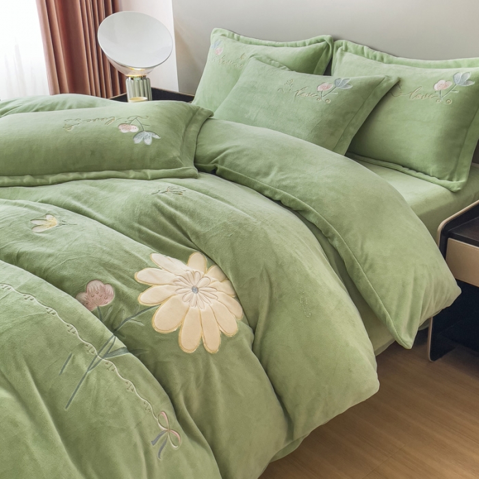 91家纺网 家纺一手货源 找家纺 金米诺 直播供货纯色牛奶绒绣花四件套小清新床裙式 初遇 初遇-绿色