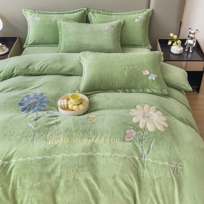 91家纺网 家纺一手货源 找家纺 金米诺 直播供货纯色牛奶绒绣花四件套小清新床裙式 初遇 初遇-绿色