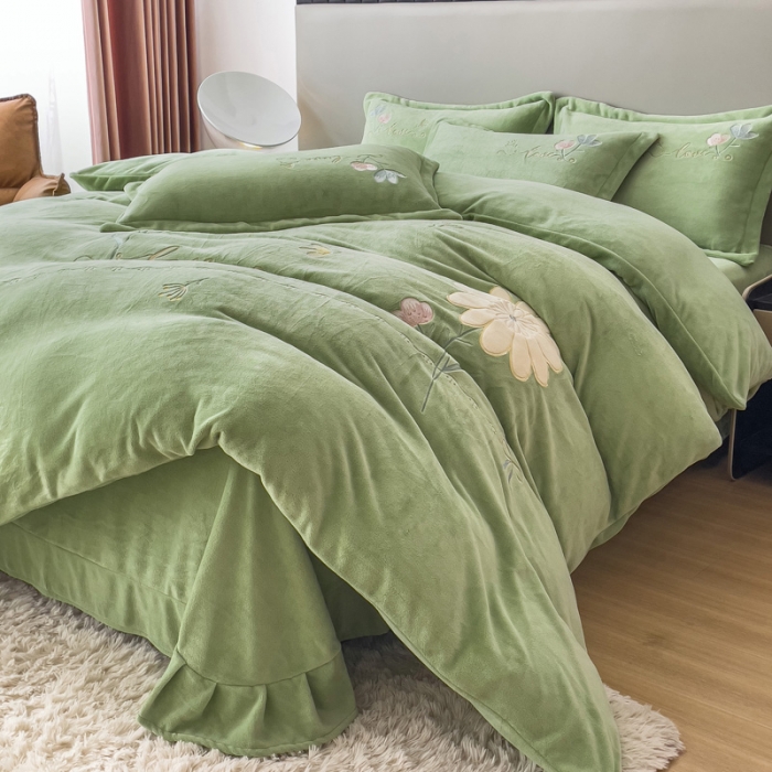 91家纺网 家纺一手货源 找家纺 金米诺 直播供货纯色牛奶绒绣花四件套小清新床裙式 初遇 初遇-绿色