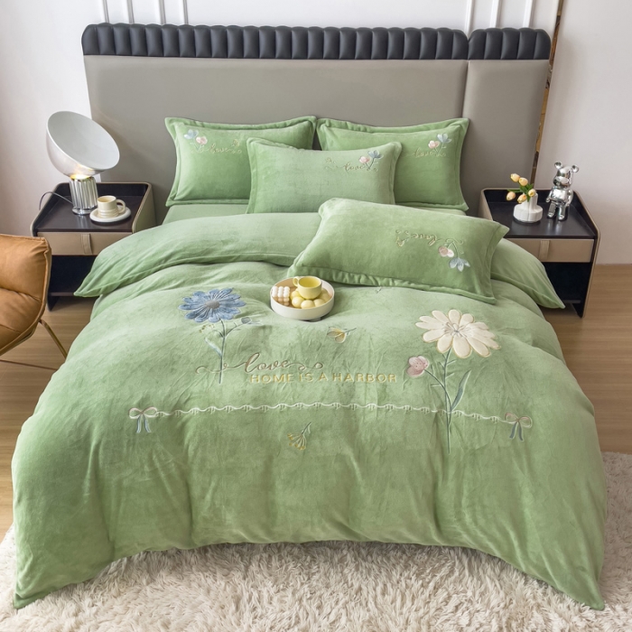 91家纺网 家纺一手货源 找家纺 金米诺 直播供货纯色牛奶绒绣花四件套小清新床裙式 初遇 初遇-绿色