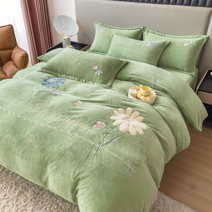 91家纺网 家纺一手货源 找家纺 金米诺 直播供货纯色牛奶绒绣花四件套小清新床裙式 初遇 初遇-绿色