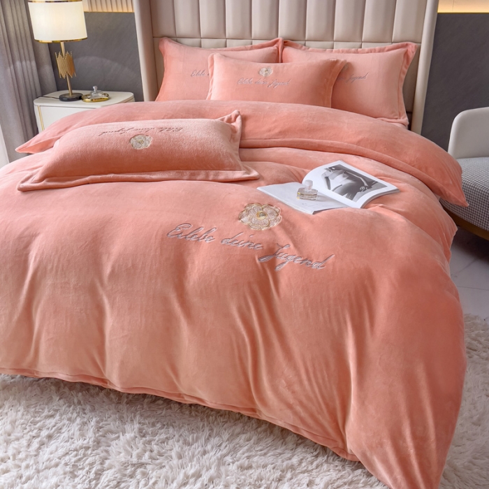 91家纺网 家纺一手货源 找家纺 总 金米诺 直播供货纯色牛奶绒绣花四件套小清新床裙式 山茶花