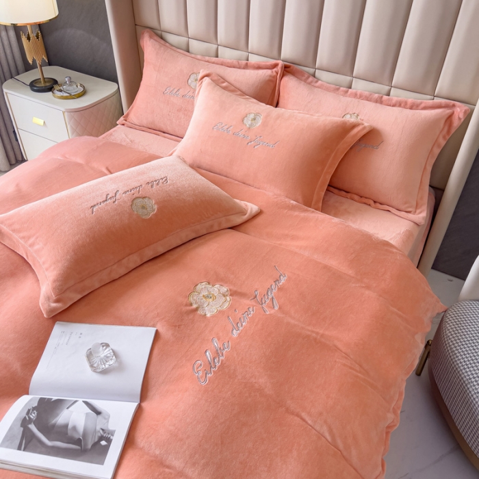 91家纺网 家纺一手货源 找家纺 总 金米诺 直播供货纯色牛奶绒绣花四件套小清新床裙式 山茶花