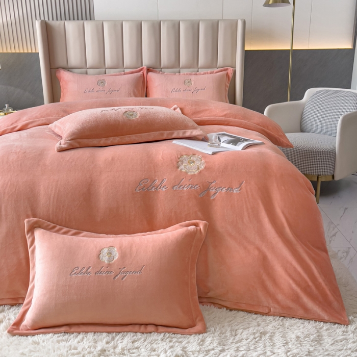 91家纺网 家纺一手货源 找家纺 金米诺 直播供货纯色牛奶绒绣花四件套小清新床裙式 山茶花 山茶花-桔色