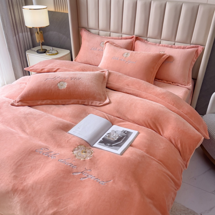 91家纺网 家纺一手货源 找家纺 金米诺 直播供货纯色牛奶绒绣花四件套小清新床裙式 山茶花 山茶花-桔色