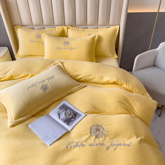 91家纺网 家纺一手货源 找家纺 金米诺 直播供货纯色牛奶绒绣花四件套小清新床裙式 山茶花 山茶花-靓黄