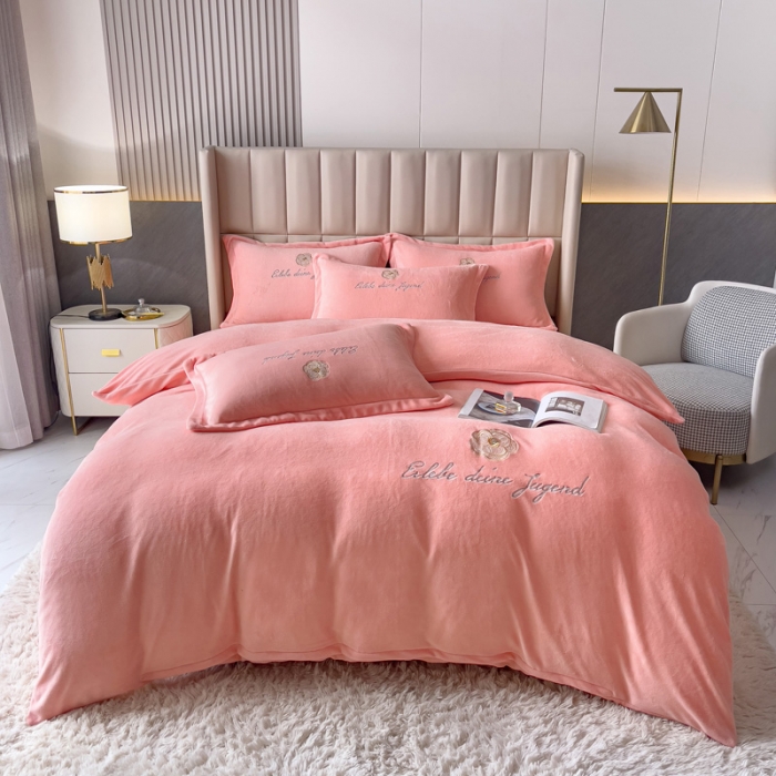 91家纺网 家纺一手货源 找家纺 金米诺 直播供货纯色牛奶绒绣花四件套小清新床裙式 山茶花 山茶花-藕粉玉