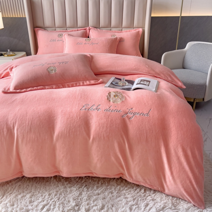 91家纺网 家纺一手货源 找家纺 金米诺 直播供货纯色牛奶绒绣花四件套小清新床裙式 山茶花 山茶花-藕粉玉