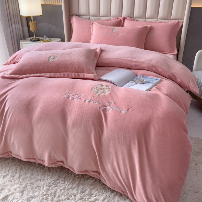 91家纺网 家纺一手货源 找家纺 金米诺 直播供货纯色牛奶绒绣花四件套小清新床裙式 山茶花 山茶花-浅豆沙