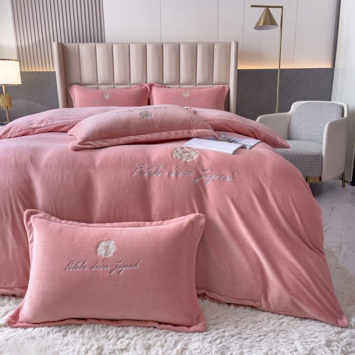 91家纺网 家纺一手货源 找家纺 金米诺 直播供货纯色牛奶绒绣花四件套小清新床裙式 山茶花 山茶花-浅豆沙