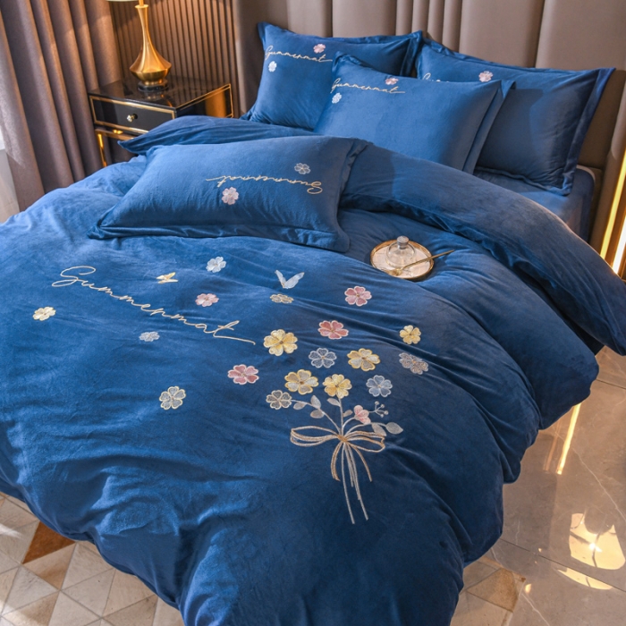 91家纺网 家纺一手货源 找家纺 金米诺 直播供货纯色水晶牛奶绒四件套小清新床裙式  花之境 花之境-藏蓝