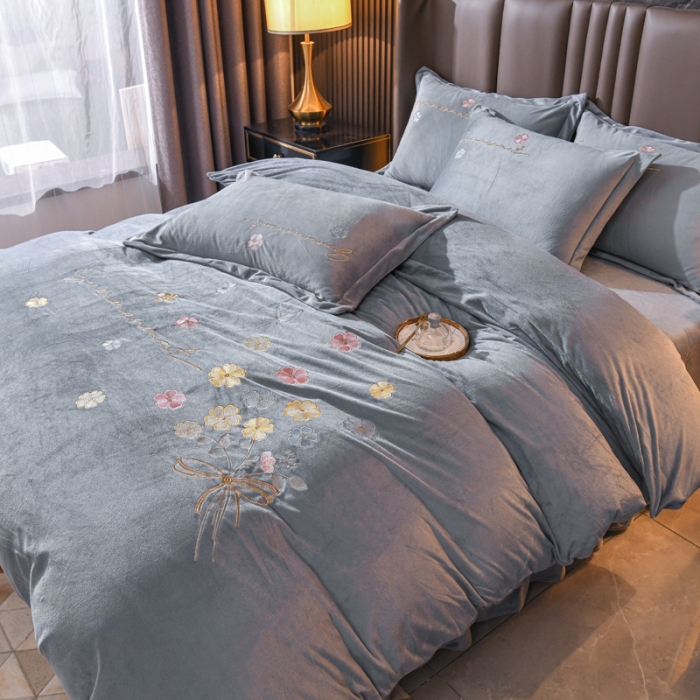 91家纺网 家纺一手货源 找家纺 金米诺 直播供货纯色水晶牛奶绒四件套小清新床裙式  花之境 花之境-灰色