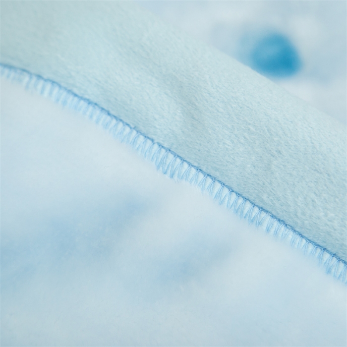 91家纺网 家纺一手货源 找家纺 凯轩毛毛毯毯子 大版花儿童云毛毯毯子 快乐行  兰