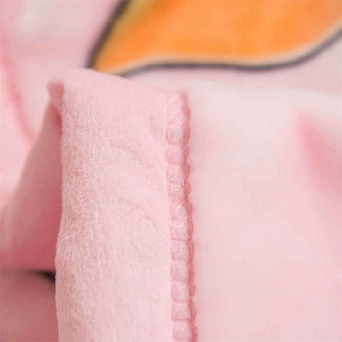 91家纺网 家纺一手货源 找家纺 凯轩毛毛毯毯子 大版花儿童云毛毯毯子 团聚  粉