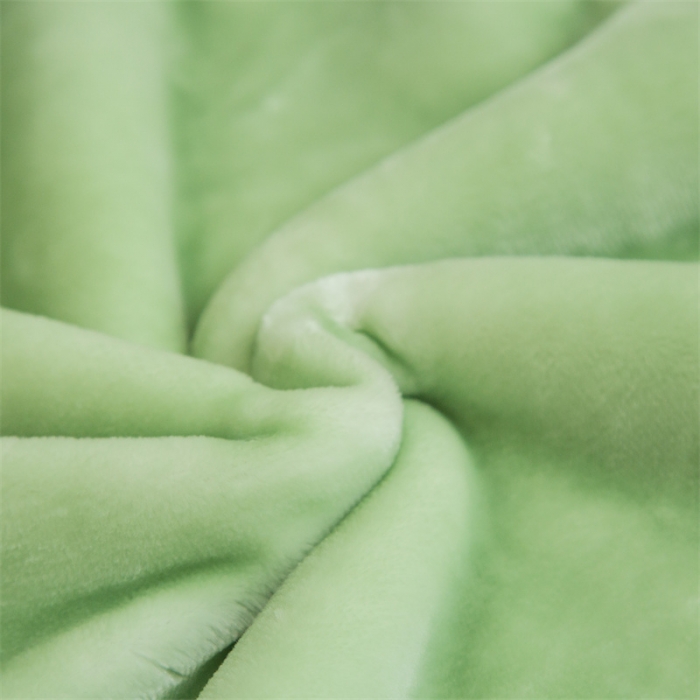 91家纺网 家纺一手货源 找家纺 凯轩毛毛毯毯子 大版花儿童云毛毯毯子 小飞猫  淡绿