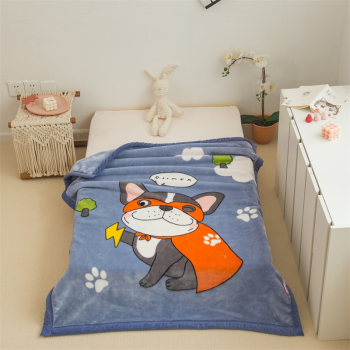 91家纺网 家纺一手货源 找家纺 凯轩毛毛毯毯子 大版花儿童云毛毯毯子 小飞猫  深蓝