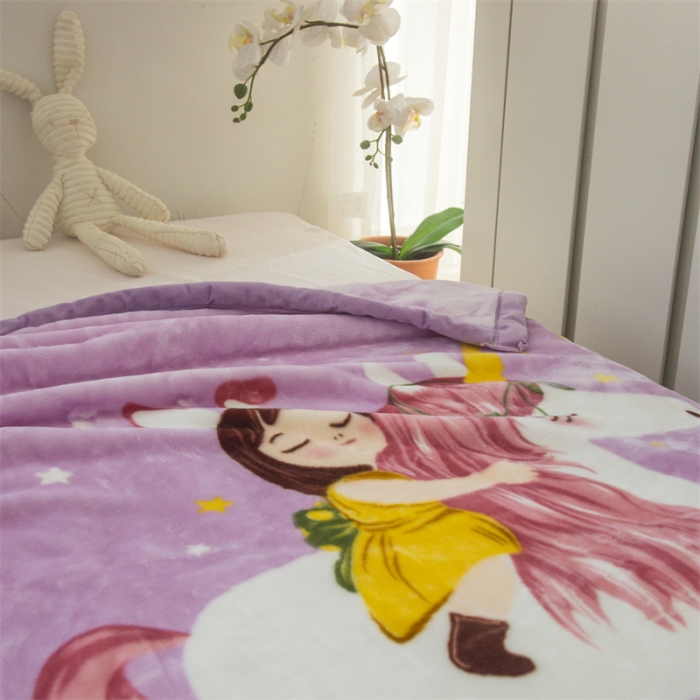 91家纺网 家纺一手货源 找家纺 凯轩毛毛毯毯子 大版花儿童云毛毯毯子 小骑手紫