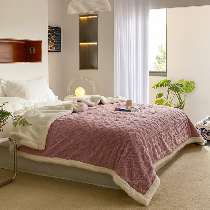 91家纺网 家纺一手货源 找家纺 航途席业 2022新款塔芙绒羊羔绒毛毯 莫奈紫