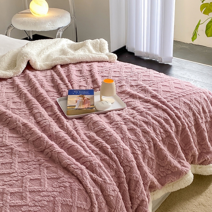 91家纺网 家纺一手货源 找家纺 航途席业 2022新款塔芙绒羊羔绒毛毯 莫奈紫