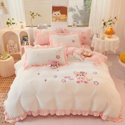 91家纺网 家纺一手货源 找家纺 总泉欣2024直播网红牛奶绒卡通毛巾绣四件套雪宝宝 专版花型