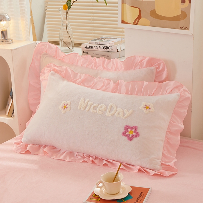 91家纺网 家纺一手货源 找家纺 总泉欣2024直播网红牛奶绒卡通毛巾绣四件套雪宝宝 专版花型