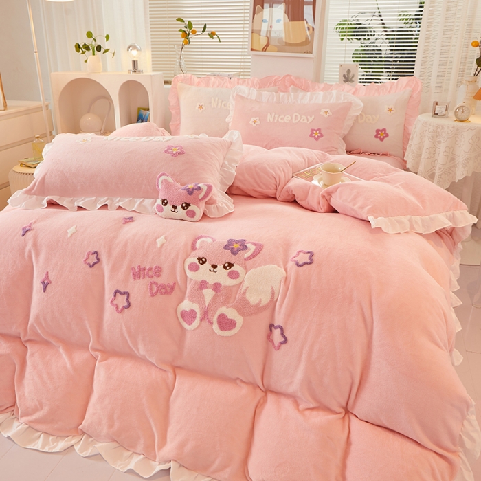 91家纺网 家纺一手货源 找家纺 泉欣直播网红款牛奶绒卡通毛巾绣四件套雪宝宝系列 雪宝宝-粉玉