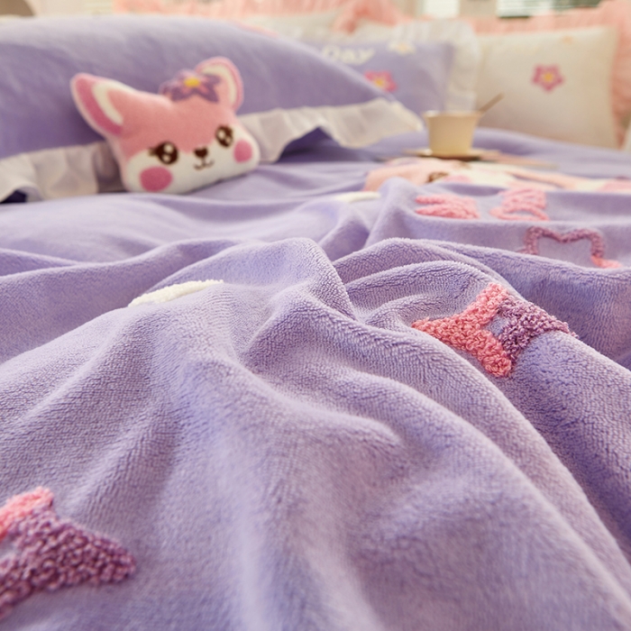 91家纺网 家纺一手货源 找家纺 泉欣直播网红款牛奶绒卡通毛巾绣四件套雪宝宝系列雪宝宝-香芋紫