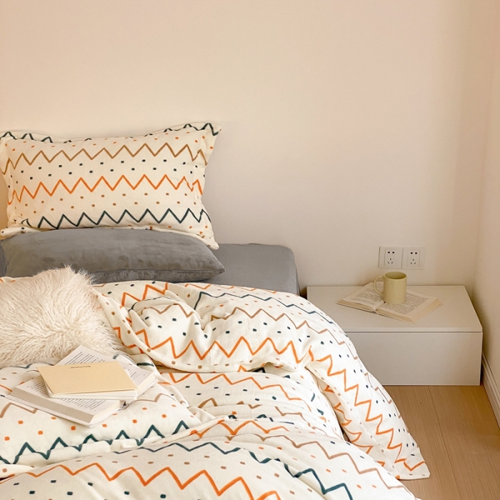 91家纺网 家纺一手货源 找家纺 时光里 2022新款230g正宗全消光印花牛奶绒四件套 艾维-米