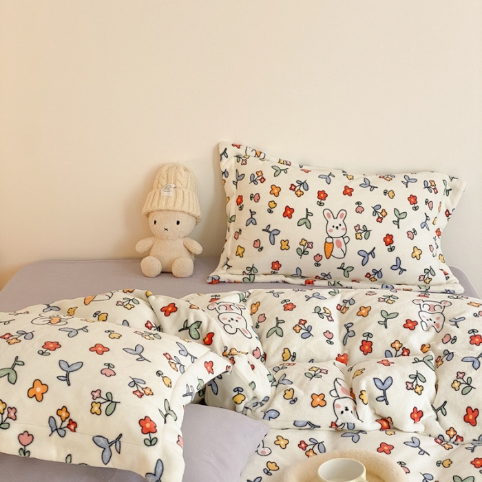 91家纺网 家纺一手货源 找家纺 时光里 2022新款230g正宗全消光印花牛奶绒四件套 花间萌兔（专版花型）