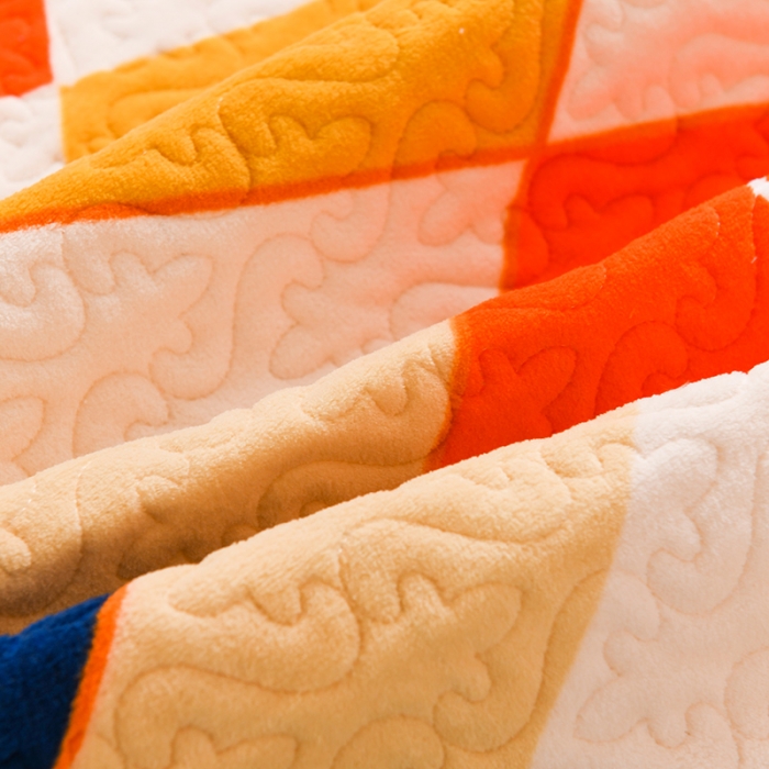 91家纺网 家纺一手货源 找家纺 迷仙巢 2022新款牛奶绒床盖款 格子熊