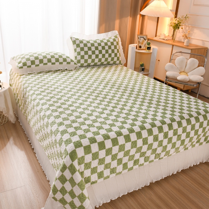 91家纺网 家纺一手货源 找家纺 迷仙巢 2022新款牛奶绒床盖款 绿白格