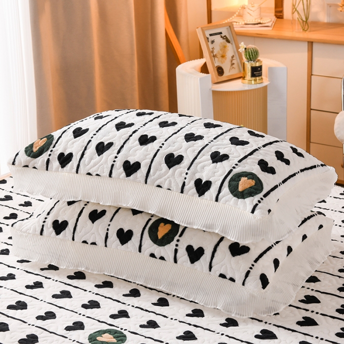 91家纺网 家纺一手货源 找家纺 迷仙巢 2022新款牛奶绒床盖款 心心相印