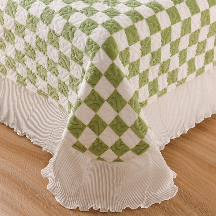 91家纺网 家纺一手货源 找家纺 迷仙巢 2022新款牛奶绒床盖款四件套 绿白格