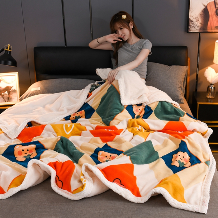 91家纺网 家纺一手货源 找家纺 迷仙巢 2022新款牛奶绒拼北极绒盖毯 格子熊