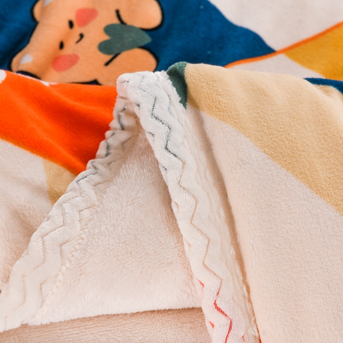 91家纺网 家纺一手货源 找家纺 迷仙巢 2022新款牛奶绒拼北极绒盖毯 格子熊