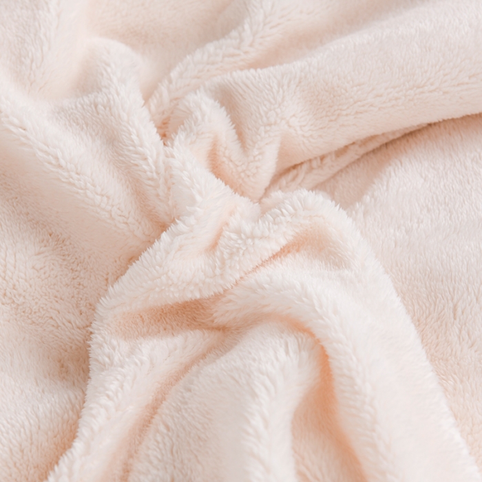 91家纺网 家纺一手货源 找家纺 迷仙巢 2022新款牛奶绒拼北极绒盖毯 格子熊