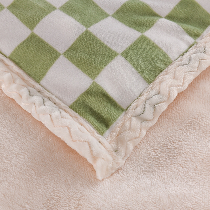 91家纺网 家纺一手货源 找家纺 迷仙巢 2022新款牛奶绒拼北极绒盖毯 绿白格