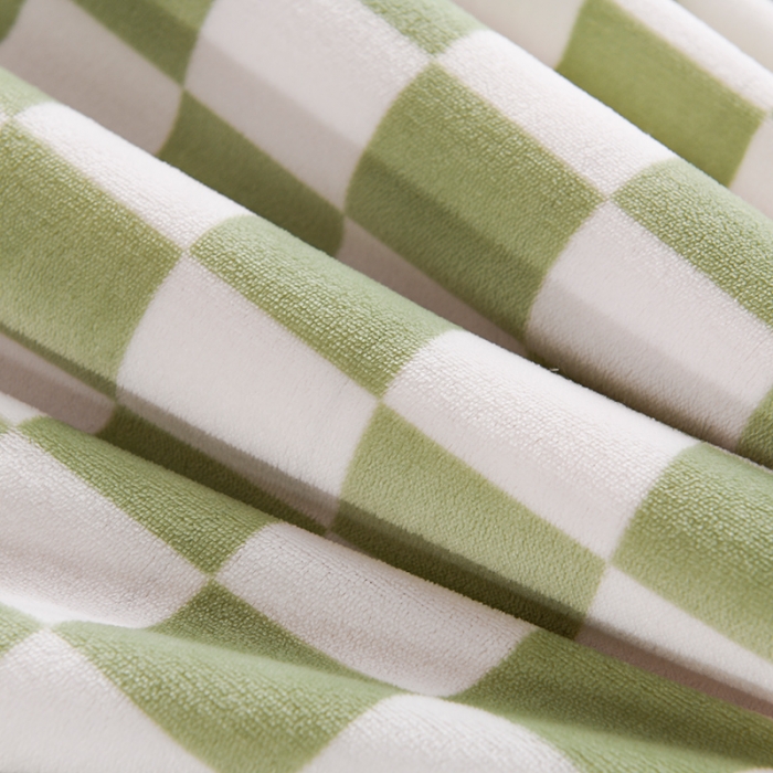 91家纺网 家纺一手货源 找家纺 迷仙巢 2022新款牛奶绒拼北极绒盖毯 绿白格