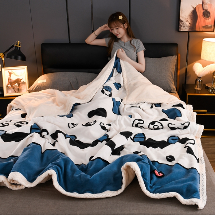91家纺网 家纺一手货源 找家纺 迷仙巢 2022新款牛奶绒拼北极绒盖毯 小奶牛
