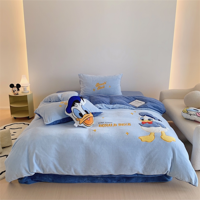 91家纺网 家纺一手货源 找家纺 星期八 2022新款230g双面牛奶绒迪士尼刺绣四件套 唐老鸭