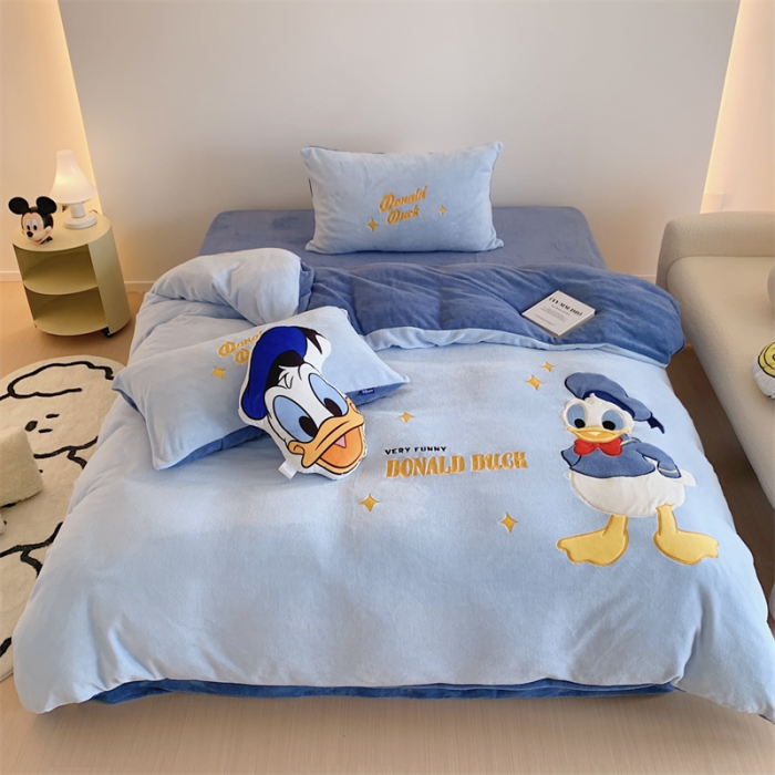 91家纺网 家纺一手货源 找家纺 星期八 2022新款230g双面牛奶绒迪士尼刺绣四件套 唐老鸭