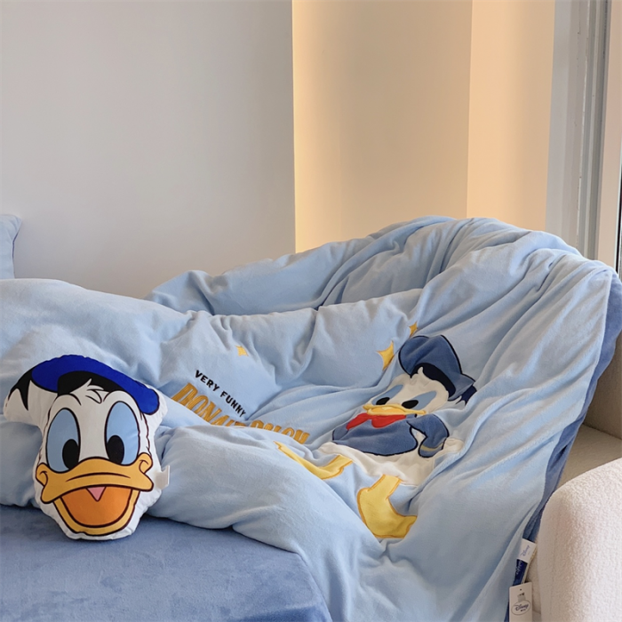 91家纺网 家纺一手货源 找家纺 星期八 2022新款230g双面牛奶绒迪士尼刺绣四件套 唐老鸭