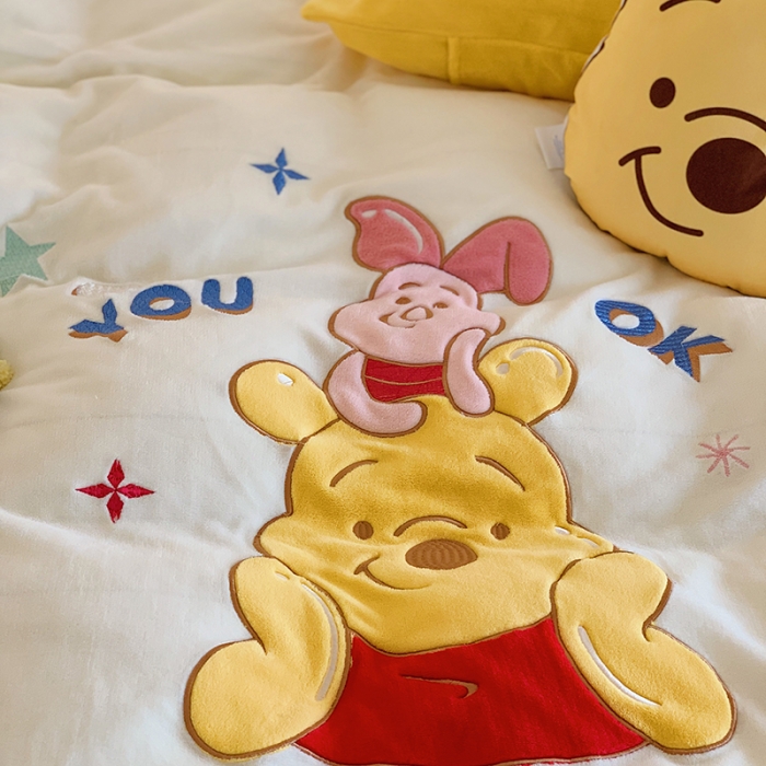 91家纺网 家纺一手货源 找家纺 星期八 2022新款230g双面牛奶绒迪士尼刺绣四件套 维尼熊